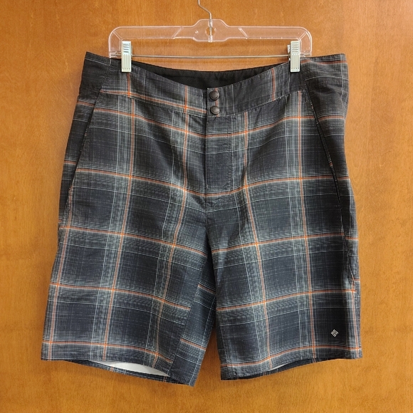 Columbia Gray and Orange Plaid Omni Shade Shorts - Picture 1 of 14